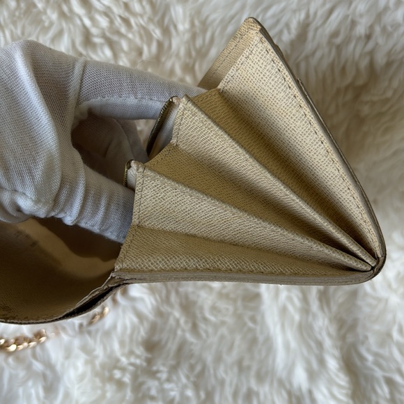 🤍🩶 Louis Vuitton Damier Azur Sarah Wallet - Picture 14 of 16